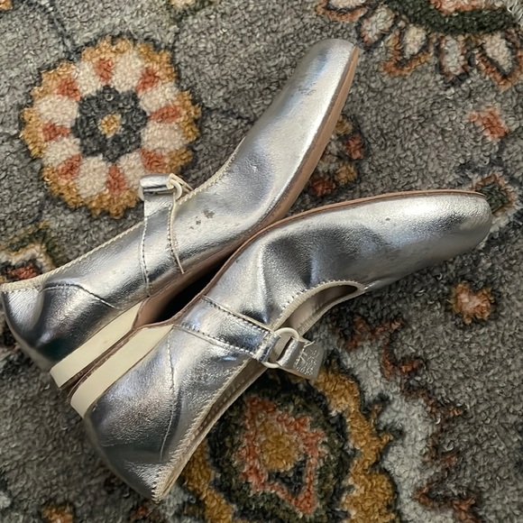 NWOT Vintage Silver Metallic Flat Mary Jane Leather Promenaders Dancing Shoes - Picture 4 of 12